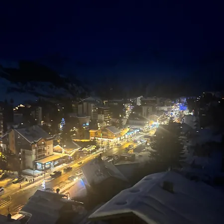 30 M2, Le Diamant Au Centre De La Station, A Cote Des Commerces, Restaurants Et Remontees Mecaniques -menage Compris * Les Deux Alpes
