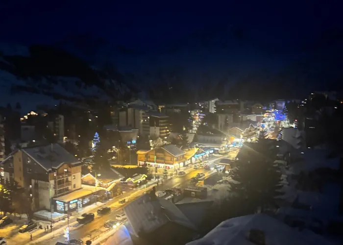30 M2, Le Diamant Au Centre De La Station, A Cote Des Commerces, Restaurants Et Remontees Mecaniques -menage Compris * Les Deux Alpes